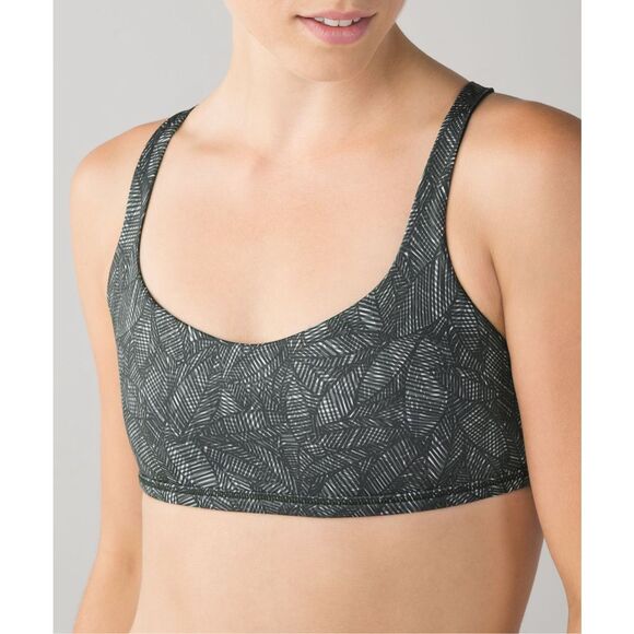 Lululemon free to be wild leaf printed green sports bra Unpadded strappy crisscr - Picture 9 of 11